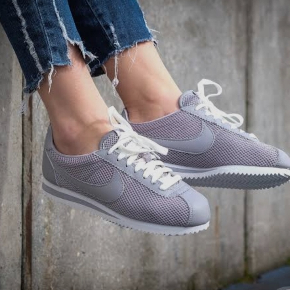 Nike Cortez Grey Mesh Sneakers Women’s Size 10.5 White Laces Excellent Condition - Picture 4 of 8